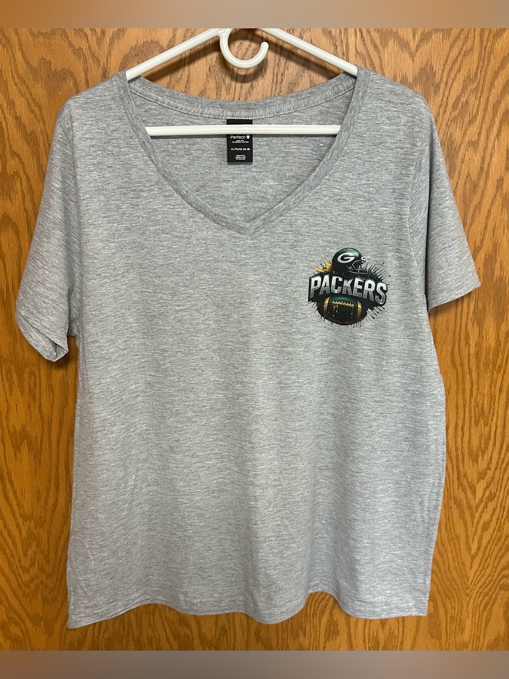 Green Bay Packers V-Neck Graphic Tee - NIP